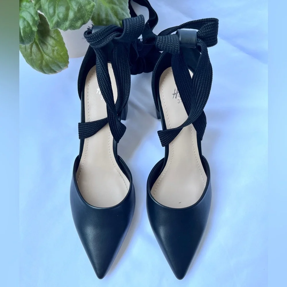 H&M | Black Tie-Up Block Heels - Picture 4 of 16
